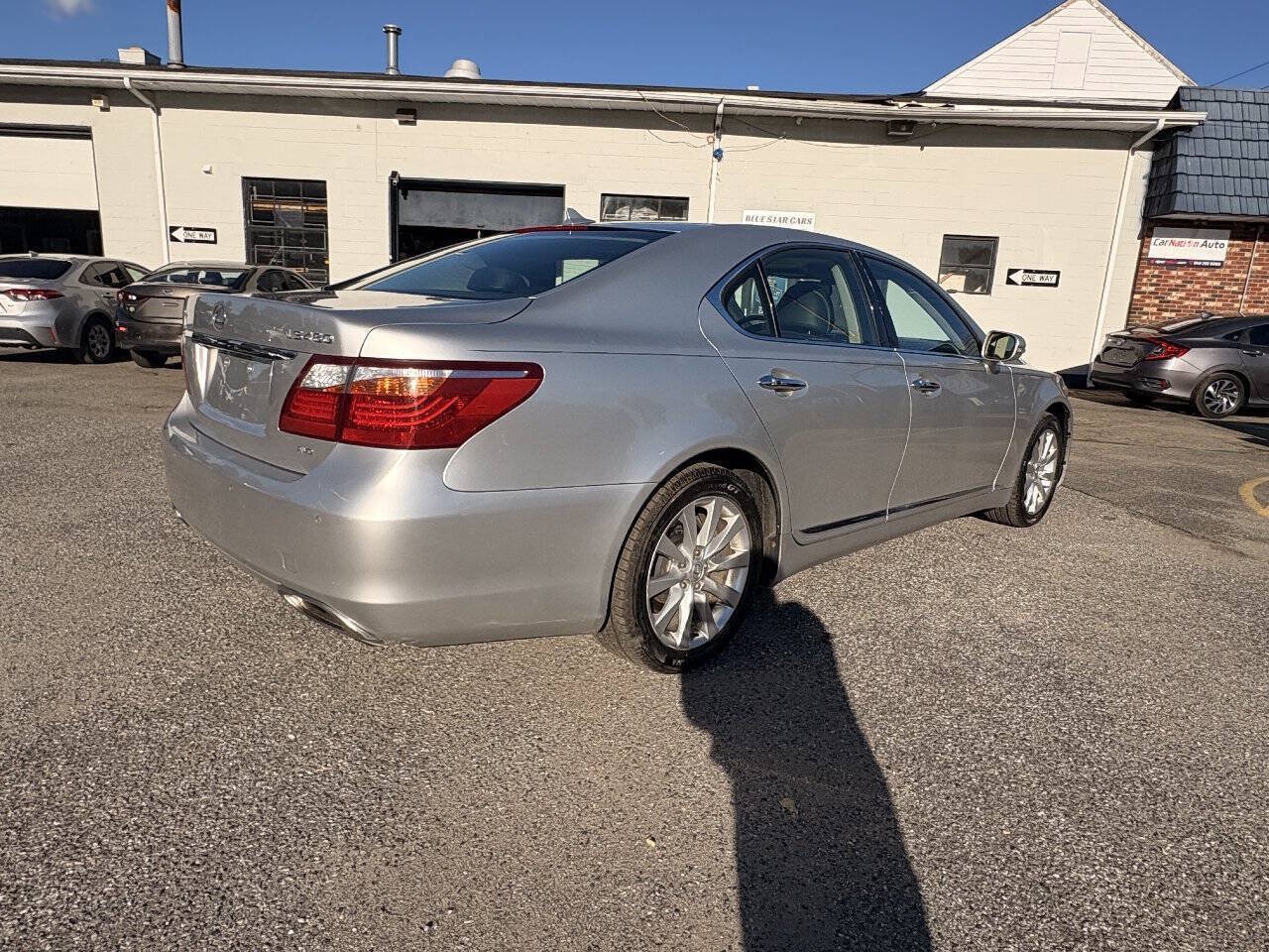 Used 2012 Lexus LS 460 AWD w/ Comfort Pkg image 7