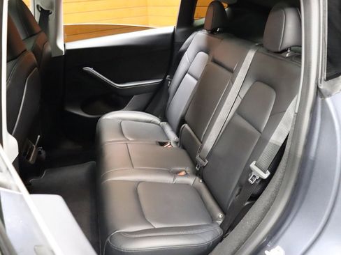 Used 2023 Tesla Model Y Performance image 42