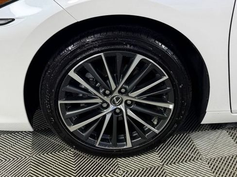 Certified 2025 Lexus ES 300h w/ Premium Package FWD image 15