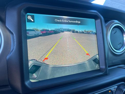 Used 2020 Jeep Gladiator Overland image 29