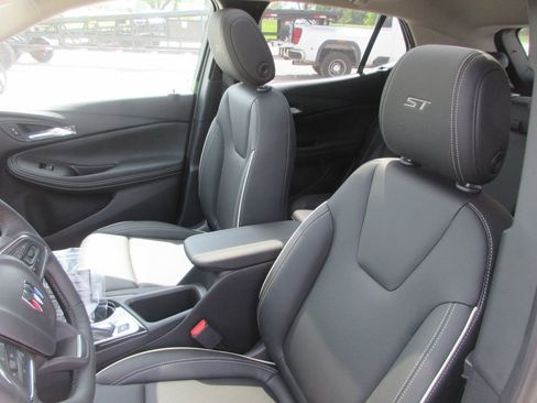 New 2026 Buick Encore GX Sport Touring image 11