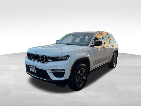 Used 2022 Jeep Grand Cherokee Limited 4xe image 3