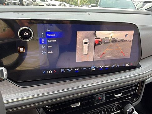 New 2026 Chevrolet Suburban Premier w/ Sun And Tow Package AWD/4WD image 28