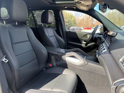 Used 2022 Mercedes-Benz GLE 350 4MATIC w/ Premium Package image 32