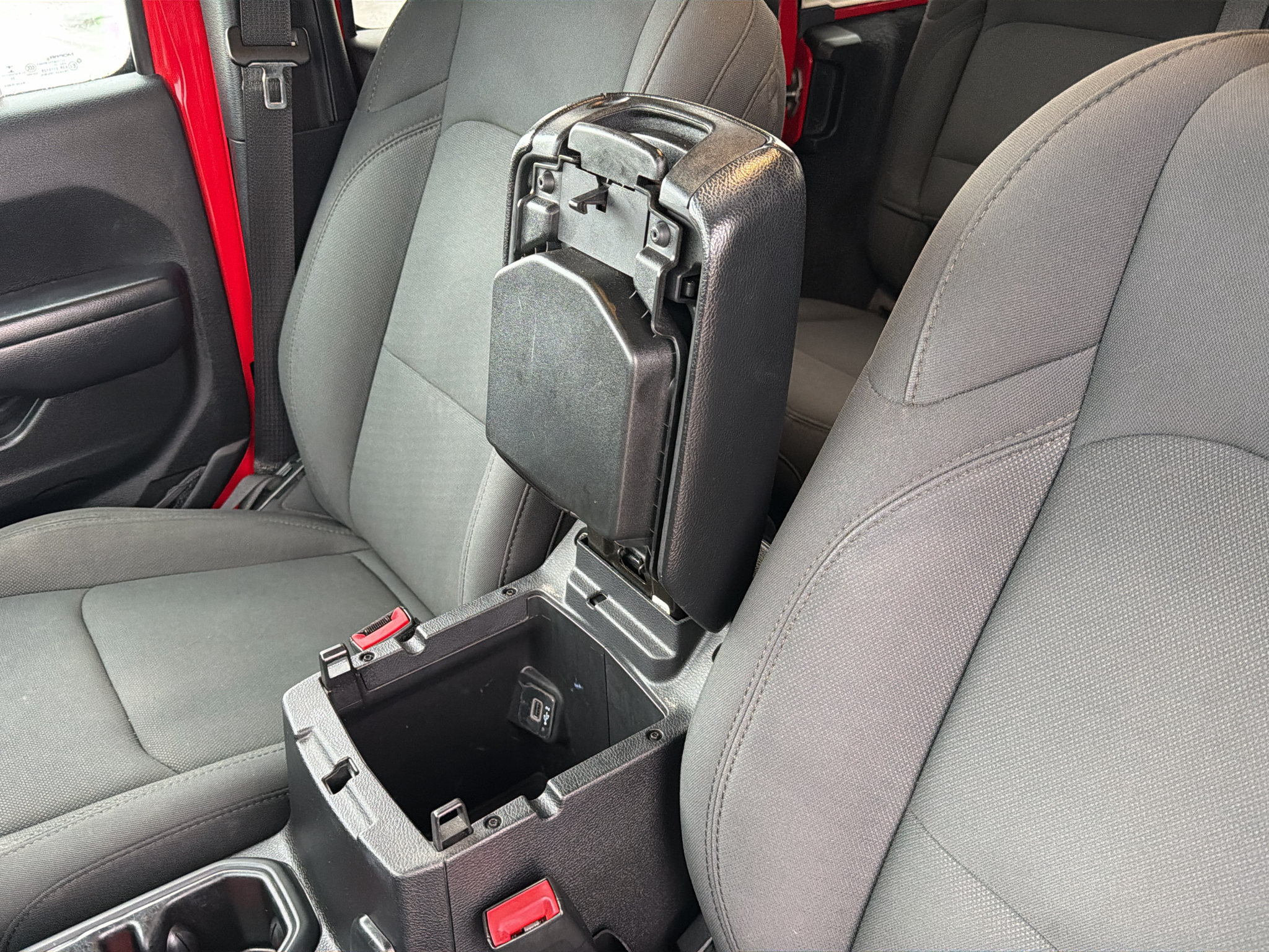 Used 2021 Jeep Wrangler Unlimited Sport AWD/4WD image 18