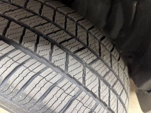 Used 2023 Jeep Grand Cherokee Overland w/ Luxury Tech Group IV image 28