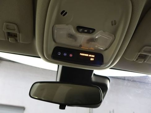 Used 2021 Buick Encore GX Select w/ Sport Touring Package FWD image 17