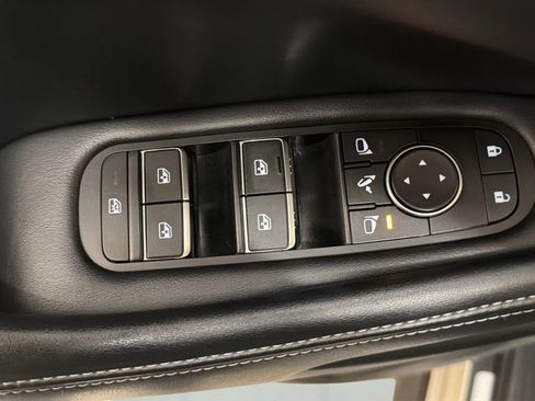 Used 2025 INFINITI QX60 Luxe AWD/4WD image 17
