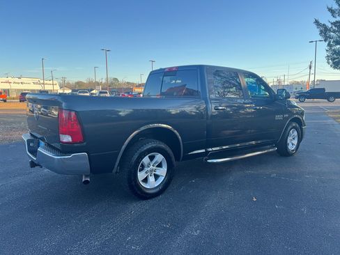Used 2017 RAM 1500 Classic SLT image 3