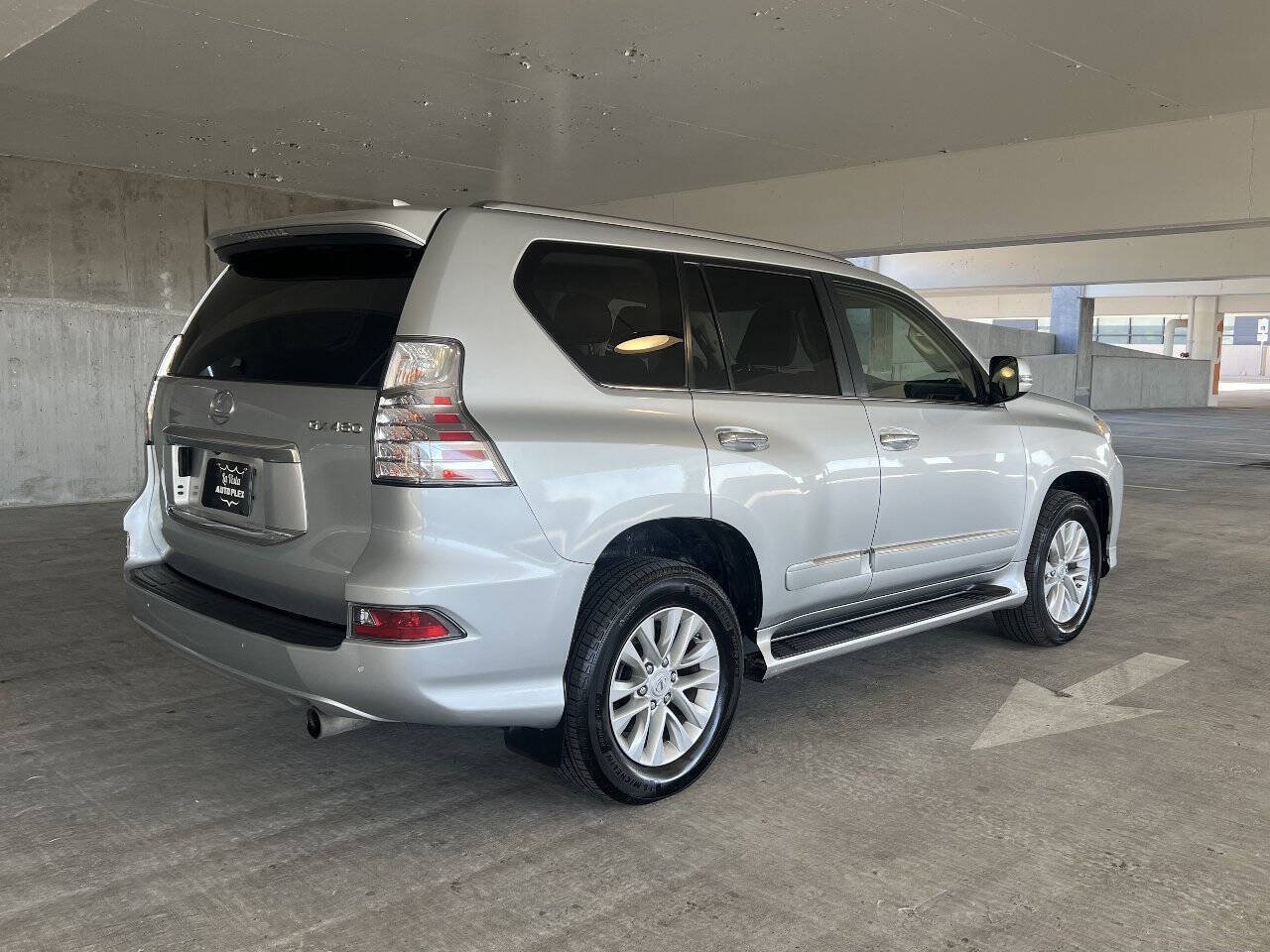 Used 2018 Lexus GX 460 Premium w/ Premium Package AWD/4WD image 11