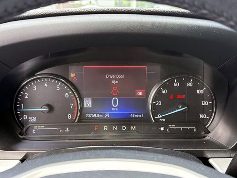Used 2020 Ford Explorer XLT w/ Equipment Group 202A RWD image 37