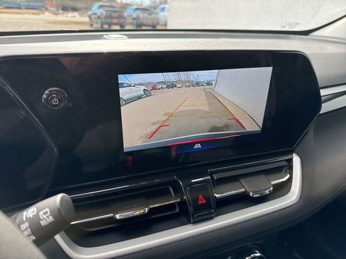 Used 2025 Chevrolet TrailBlazer LT FWD image 18