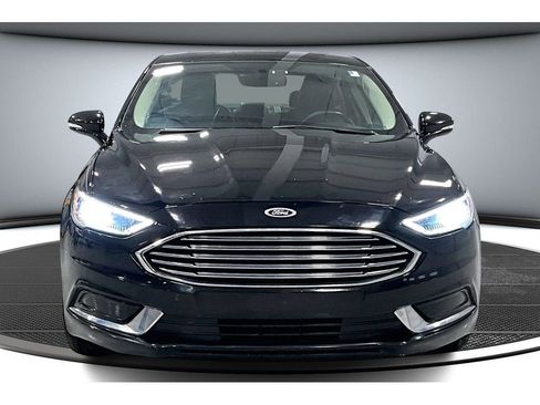 Used 2018 Ford Fusion SE w/ Fusion SE Technology Package image 4