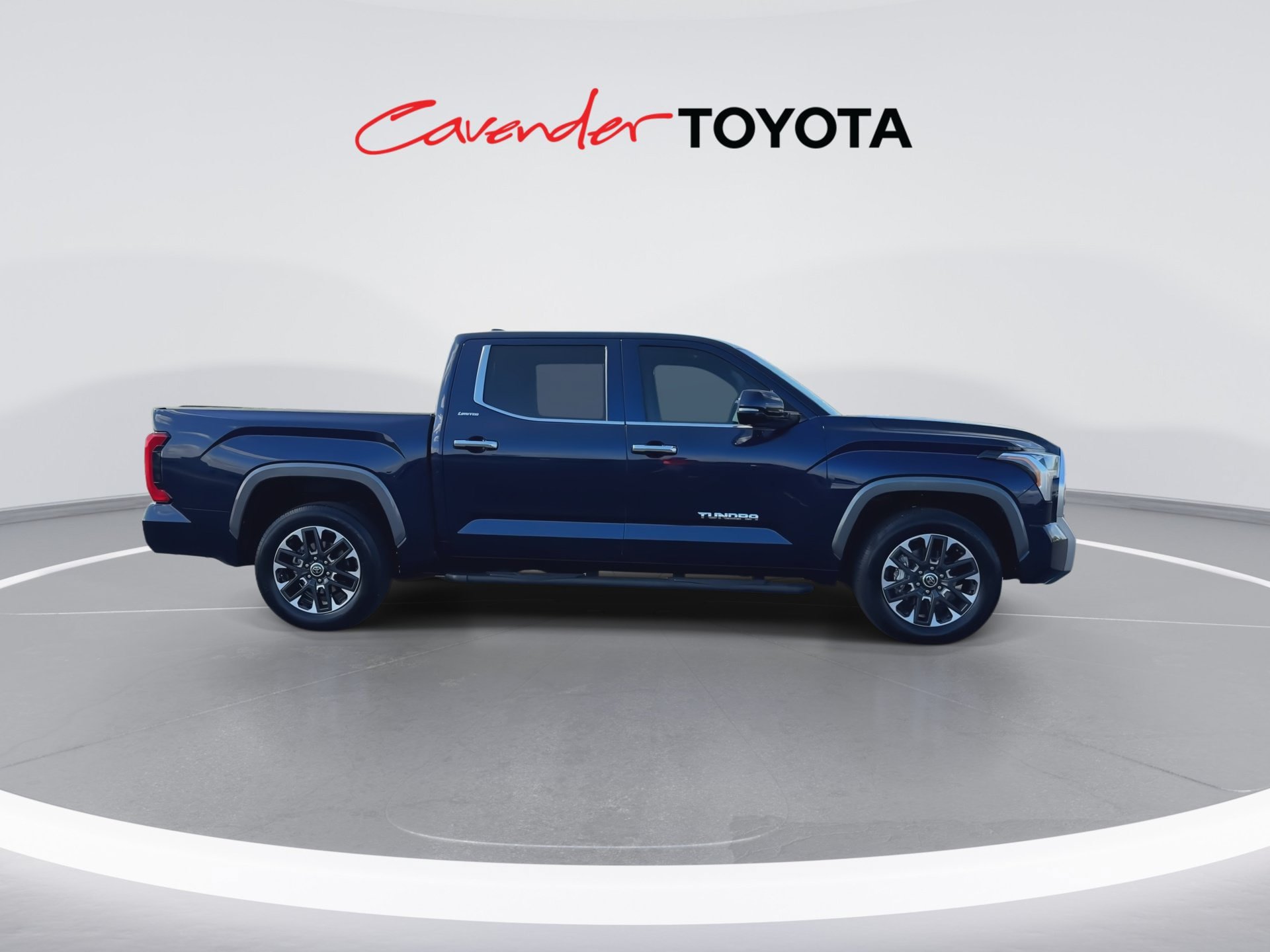 Used 2024 Toyota Tundra Limited w/ Power Package RWD image 9
