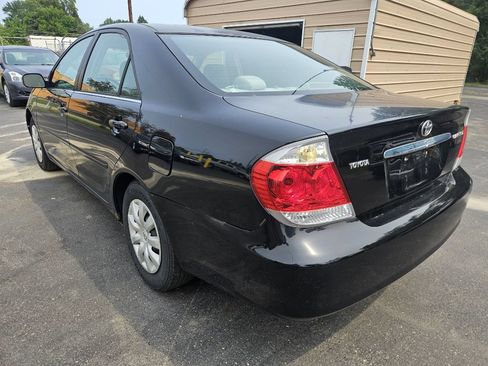Used 2005 Toyota Camry LE FWD image 7
