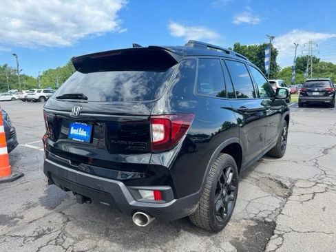 Used 2024 Honda Passport Black Edition image 2