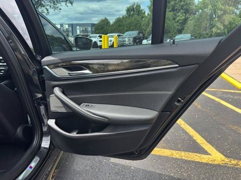 Used 2018 BMW M550i xDrive AWD/4WD image 34
