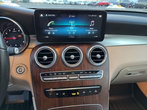 Used 2022 Mercedes-Benz GLC 300 4MATIC image 35