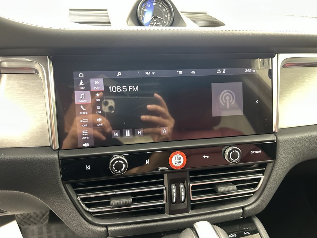 Certified 2026 Porsche Macan AWD/4WD image 14