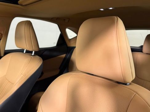 Used 2025 Lexus NX 250 FWD w/ Towing Package (2000 Lbs) image 16