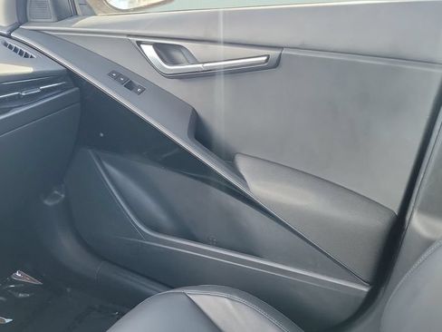 Used 2023 Kia Niro EX FWD image 13