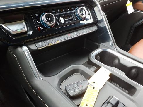 Used 2025 GMC Sierra 2500 Denali Ultimate image 29