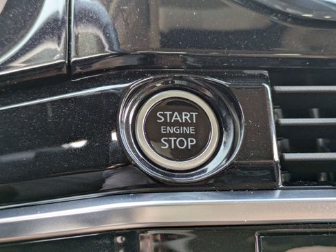 Used 2023 Nissan Pathfinder Platinum w/ Cargo Package image 32