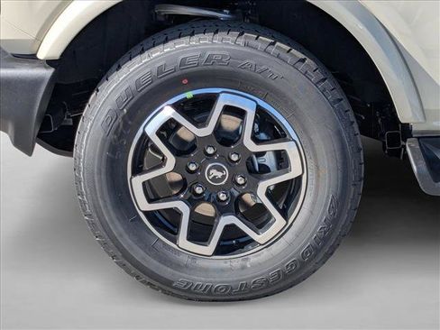 New 2025 Ford Bronco Outer Banks image 10