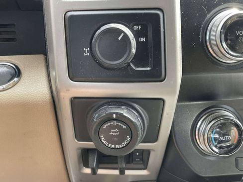 Used 2019 Ford F150 Lariat w/ Equipment Group 502A Luxury RWD image 24