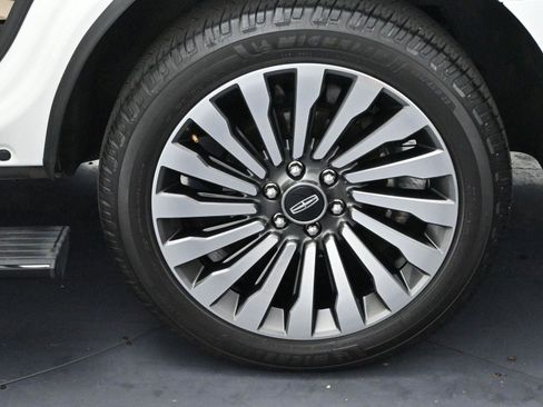 Used 2020 Lincoln Navigator Reserve w/ Luxury Package image 46