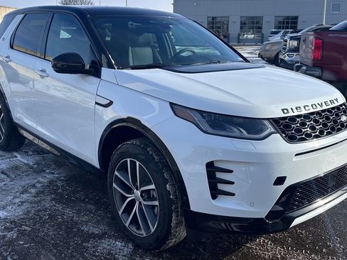 New 2026 Land Rover Discovery Sport Landmark image 3