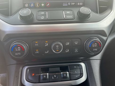 Used 2022 GMC Acadia SLE w/ Driver Convenience Package FWD image 15