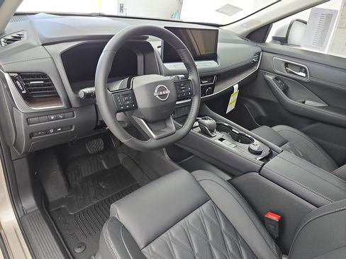 New 2026 Nissan Rogue Platinum w/ Platinum Premium Package AWD/4WD image 16