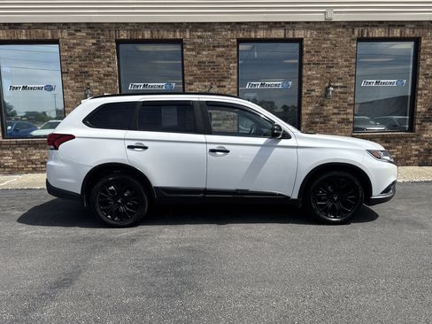 Used 2019 Mitsubishi Outlander LE AWD/4WD image 6