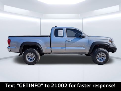 Used 2019 Toyota Tacoma SR5 image 2