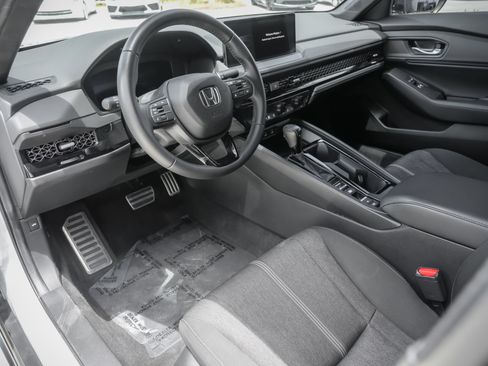 Used 2023 Honda Accord Sport image 6