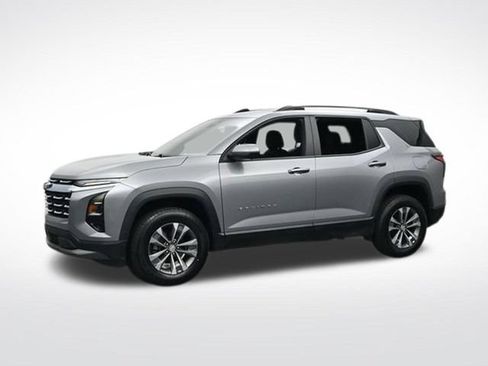 Used 2025 Chevrolet Equinox LT w/ Convenience Package II FWD image 3