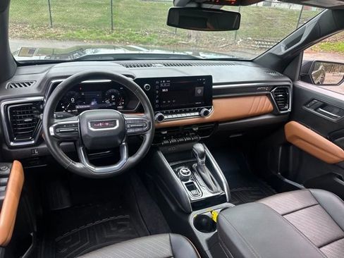 Used 2024 GMC Canyon AT4 w/ AT4 Premium Package image 39