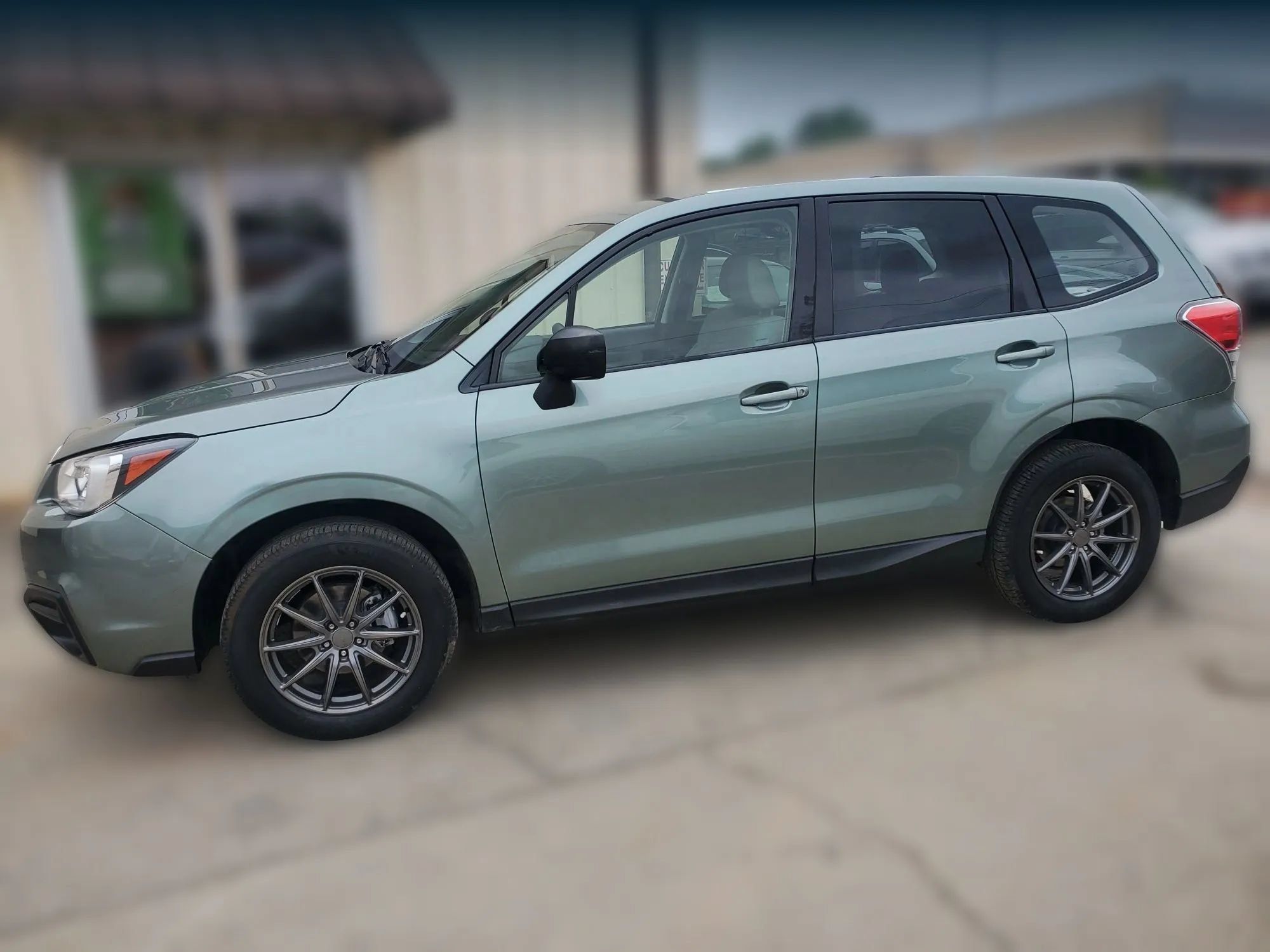 Used 2018 Subaru Forester 2.5i AWD/4WD image 3