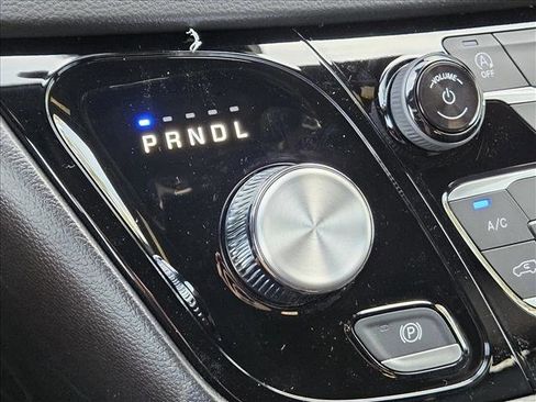 New 2025 Chrysler Voyager LX image 13