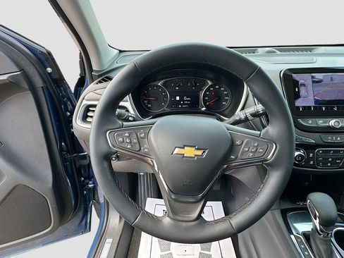 Used 2024 Chevrolet Equinox Premier FWD image 13