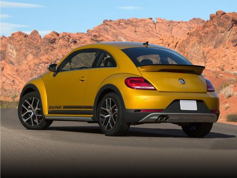Used 2018 Volkswagen Beetle 2.0T FWD image 1