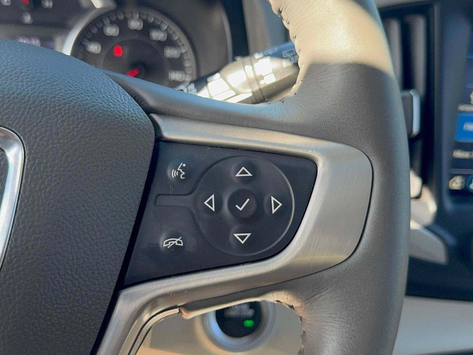 Used 2019 GMC Terrain Denali w/ Advanced Safety Package AWD/4WD image 15