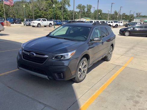 Used 2022 Subaru Outback Limited AWD/4WD image 1