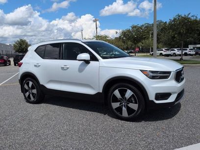 Used 2021 Volvo XC40 T5 Momentum w/ Protection Package Premier