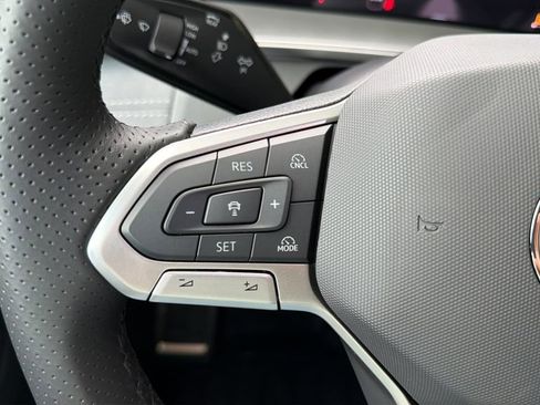 New 2026 Volkswagen Tiguan SE R-Line FWD image 17