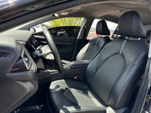 Used 2021 Toyota Camry SE w/ Convenience Package FWD image 13