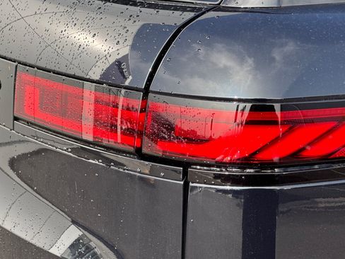 Used 2025 Land Rover Range Rover Sport SV Edition Two image 33