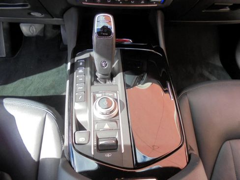 Used 2021 Maserati Levante image 17