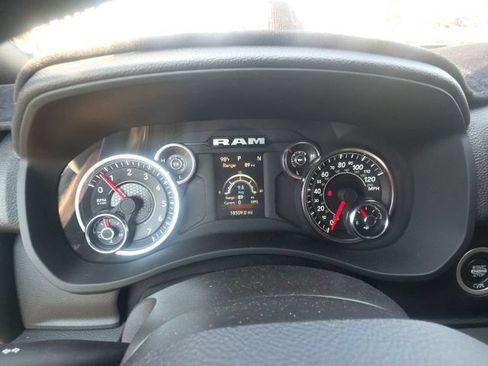 Used 2024 RAM 2500 Big Horn w/ Sport Appearance Package AWD/4WD image 4